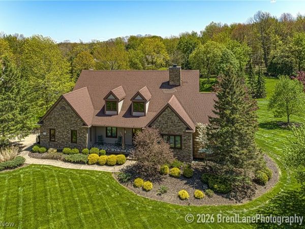 8135 Thackeray Court , Broadview Heights, OH 44147