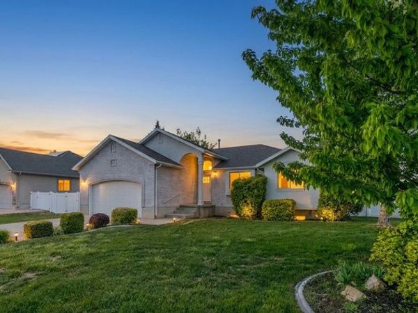2104 W 2200 S, Syracuse, UT 84075