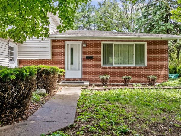 189 S Park Boulevard , Glen Ellyn, IL 60137
