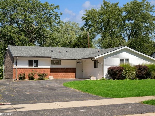 564 White Oak Road , Bolingbrook, IL 60440