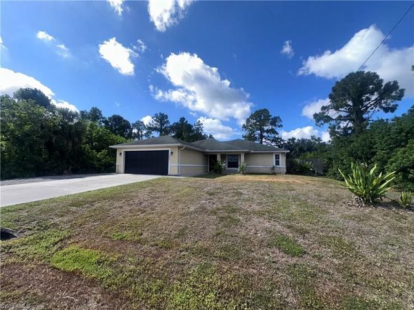 2905 20th ST W, LEHIGH ACRES, FL 33971