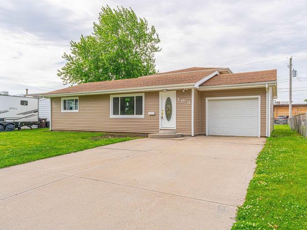 303 Nugent Place, Lincoln, IL 62656