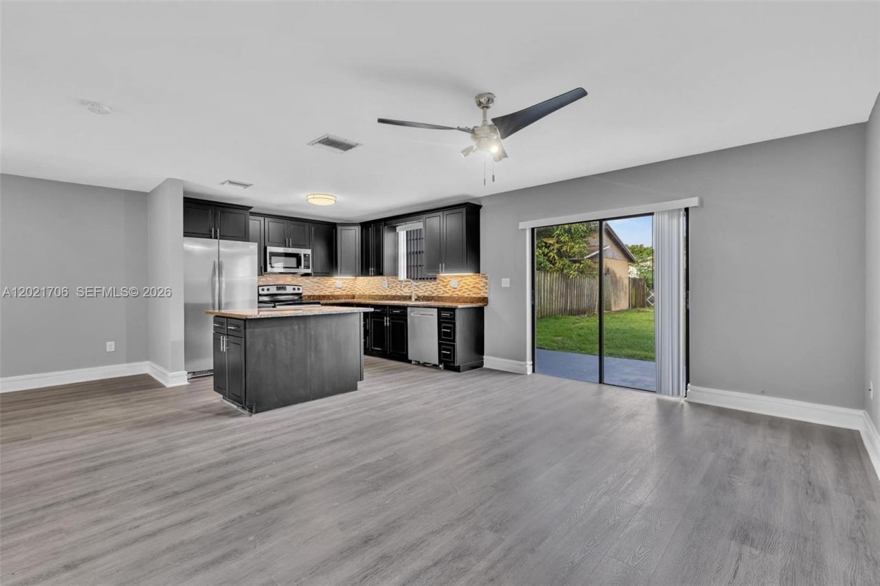 14212 NE 4th Ave , Miami, FL 33161 Photo