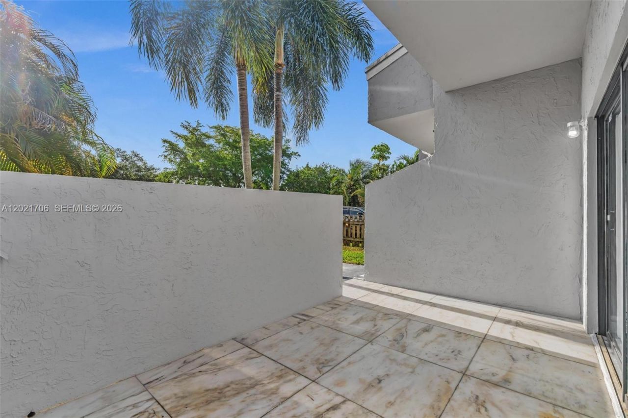 14212 NE 4th Ave , Miami, FL 33161 Photo