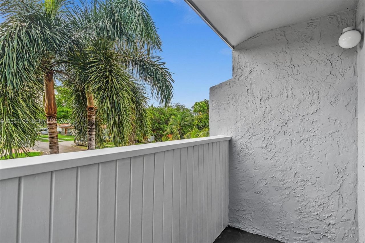 14212 NE 4th Ave , Miami, FL 33161 Photo