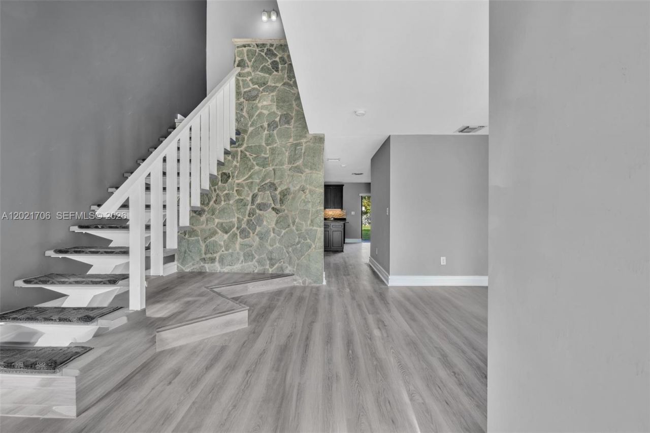 14212 NE 4th Ave , Miami, FL 33161 Photo