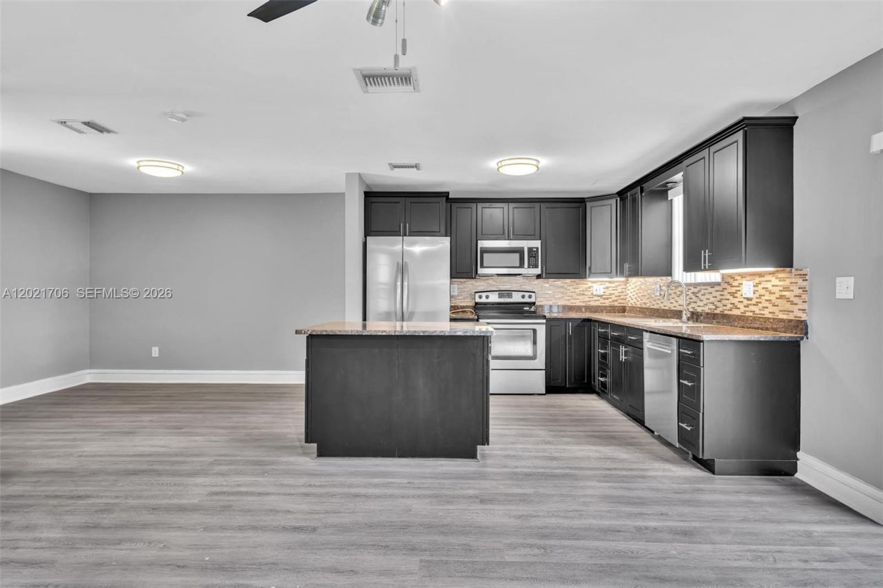 14212 NE 4th Ave , Miami, FL 33161 Photo