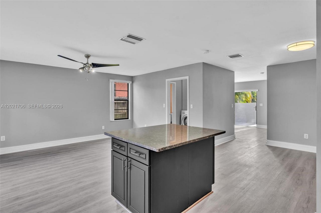 14212 NE 4th Ave , Miami, FL 33161 Photo