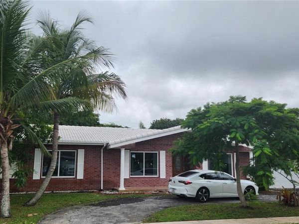5260 SW 9th St , Plantation, FL 33317