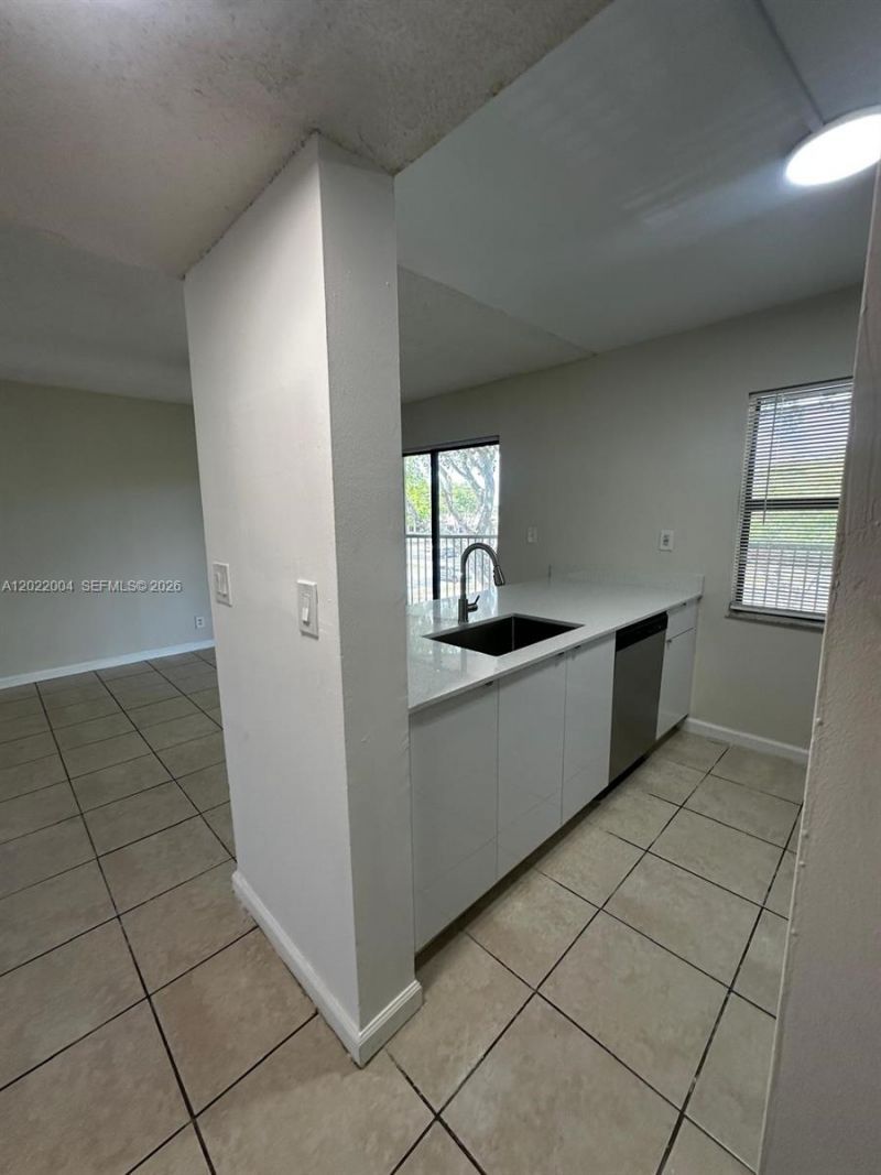 3400 Foxcroft Rd , Unit 301, Miramar, FL 33025 Photo