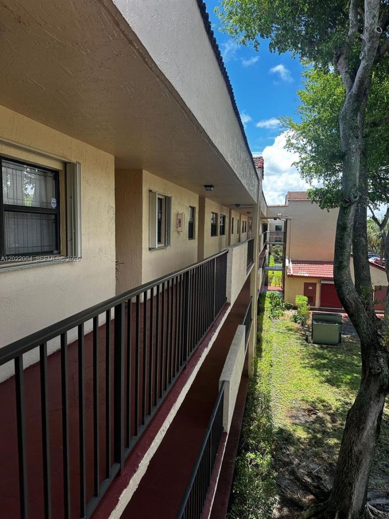 3400 Foxcroft Rd , Unit 301, Miramar, FL 33025 Photo