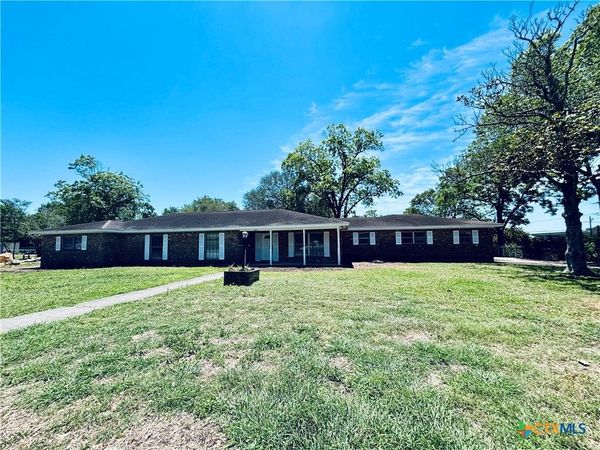 409 Yupon Avenue, Victoria, TX 77901