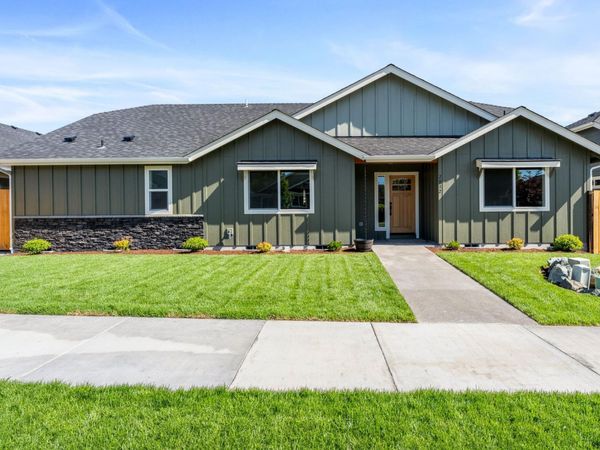 2812 SW Elmer Nelson Lane, Grants Pass, OR 97527