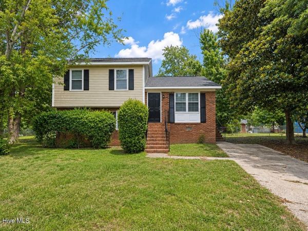 2803 Shade Tree Drive , Fayetteville, NC 28306