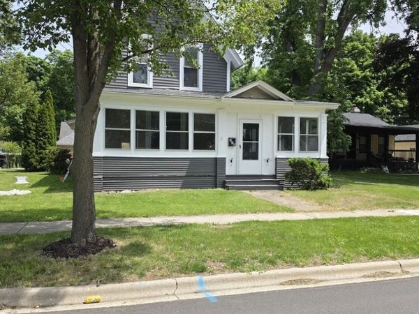 118 N Washington Street , Carpentersville, IL 60110