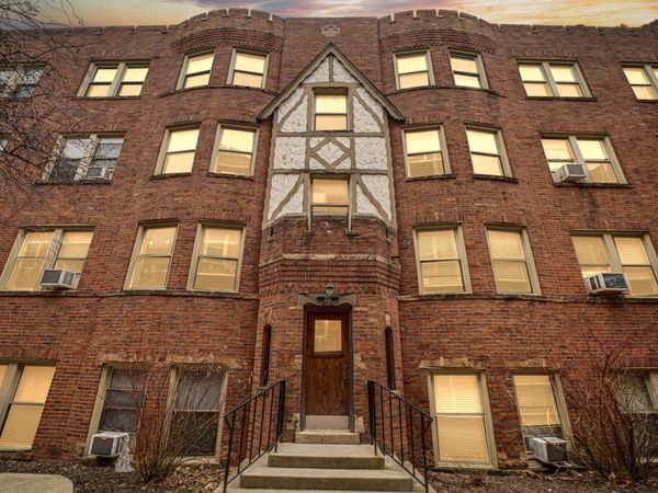 4126 N Kedvale Avenue , Unit 202, Chicago, IL 60641