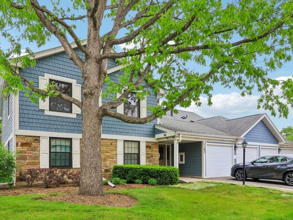 1102 Woodbury Lane , Unit D1, Wheeling, IL 60090