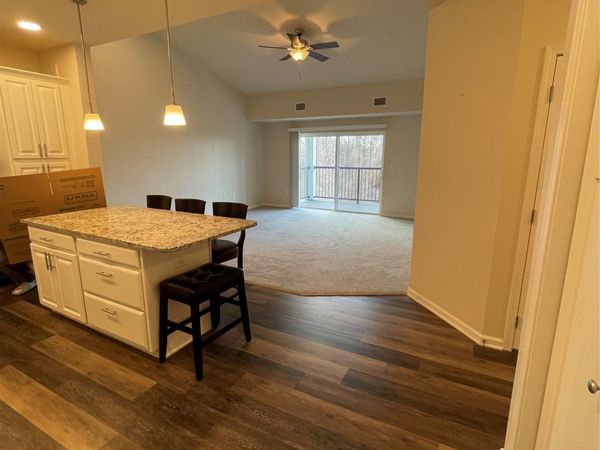 9001 Windsor Parkway, Unit 313, Johnston, IA 50131