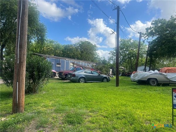 716 S Virginia Street , Port Lavaca, TX 77979