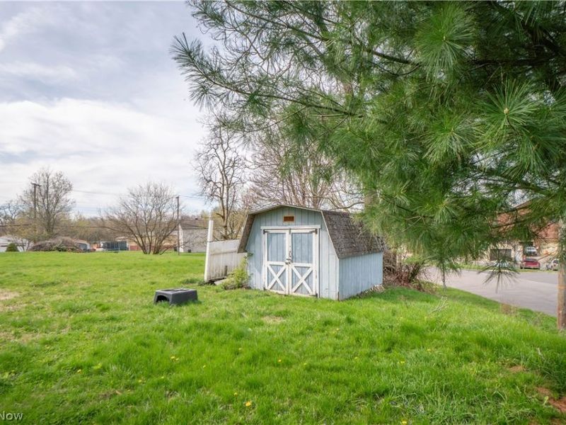 1033 Walnut Avenue , Alliance, OH 44601 Photo 28