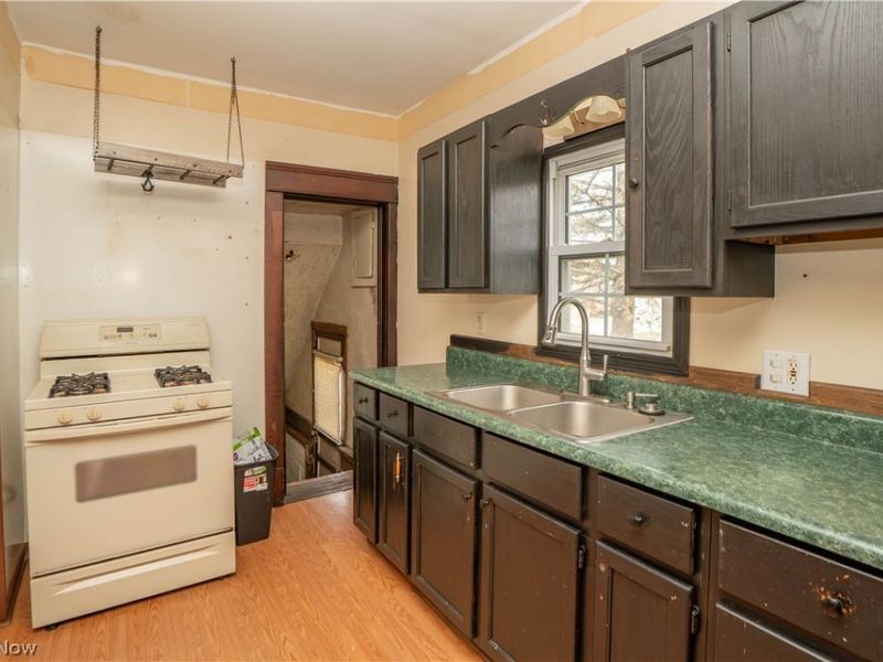 1033 Walnut Avenue , Alliance, OH 44601 Photo 9