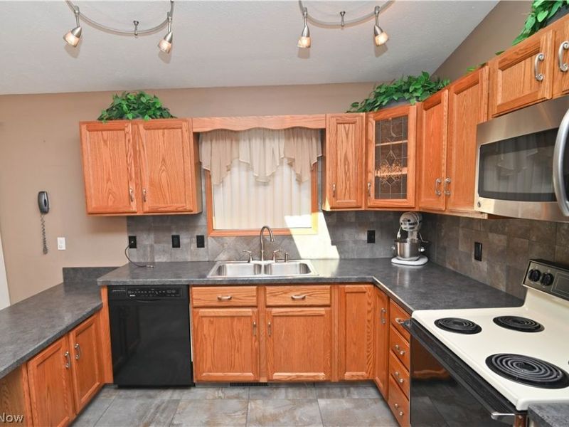 3608 Meander Reserve Circle , Canfield, OH 44406 Photo 15
