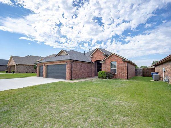 2564 Kadlan Drive, El Reno, OK 73036