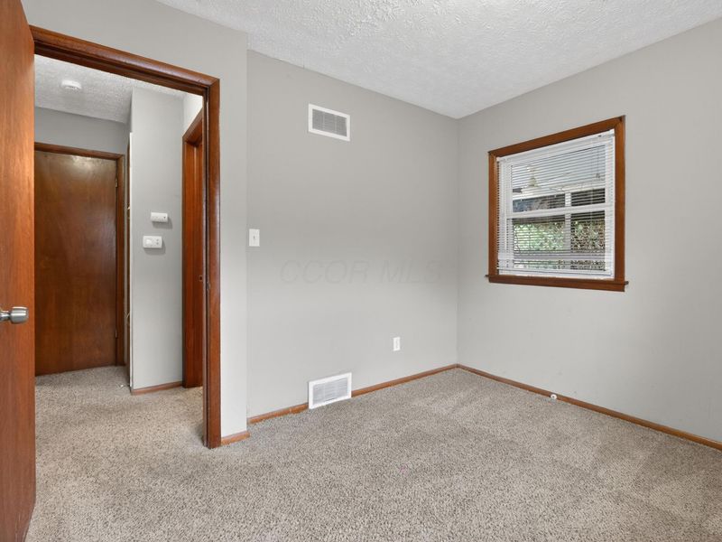 627 Savannah Drive, Columbus, OH 43228 Photo 14