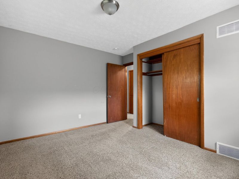 627 Savannah Drive, Columbus, OH 43228 Photo 19