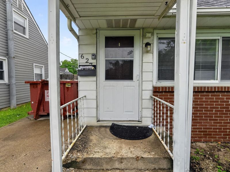 627 Savannah Drive, Columbus, OH 43228 Photo 5