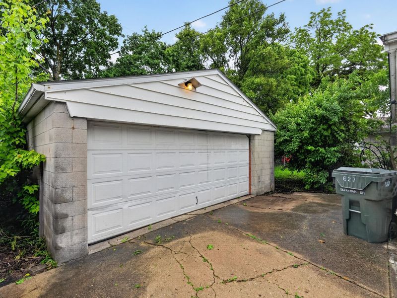 627 Savannah Drive, Columbus, OH 43228 Photo 7