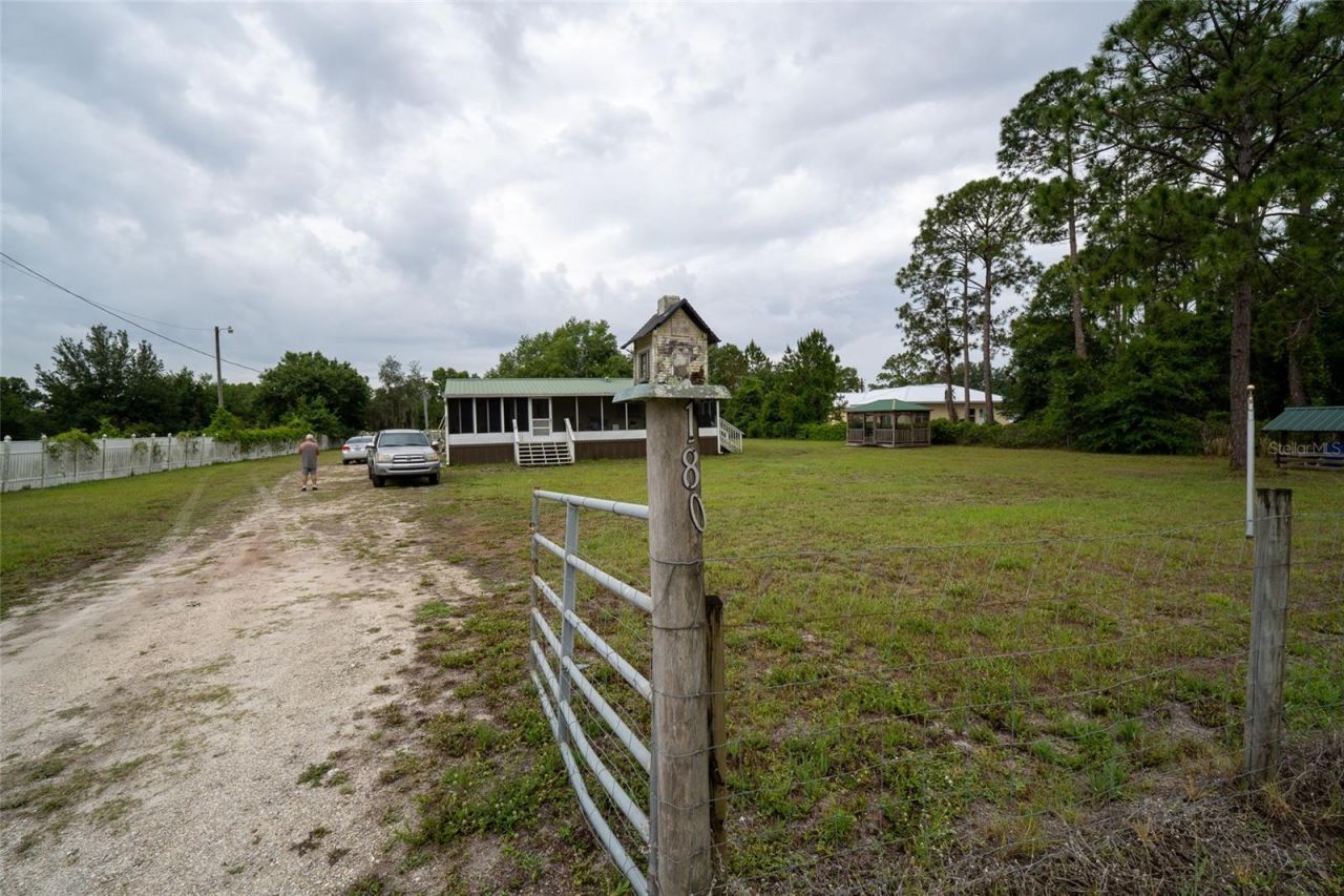 1809 E Holiday Drive , Lorida, FL 33857 Photo