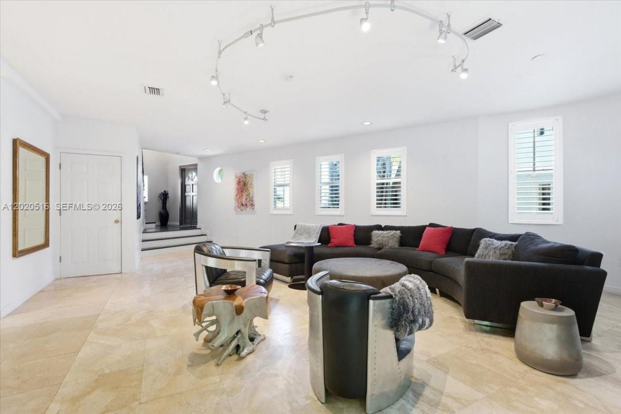 2917 Jackson Ave, Unit 6, Miami, FL 33133 Photo