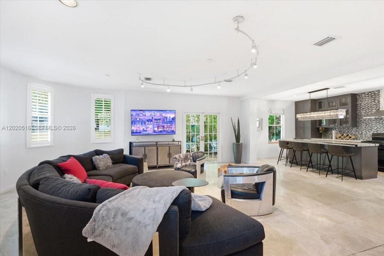 2917 Jackson Ave, Unit 6, Miami, FL 33133 Photo