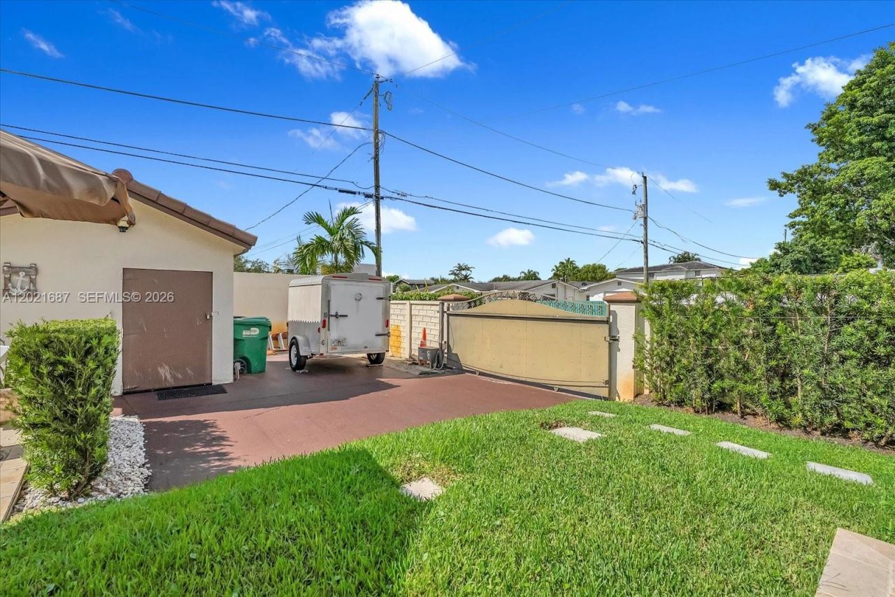 9796 NW 28th Ter, Doral, FL 33172 Photo