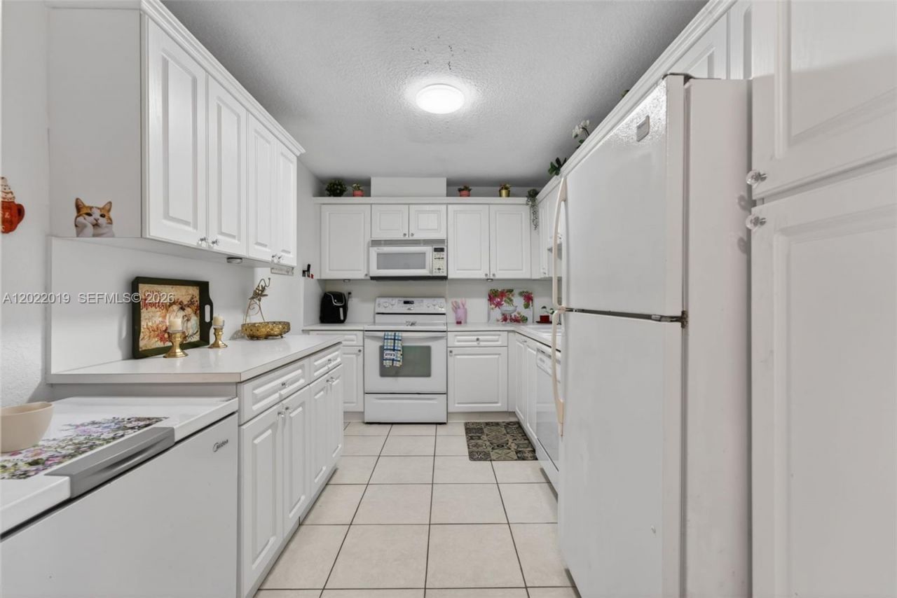10777 W Sample Rd, Unit 209, Coral Springs, FL 33065 Photo