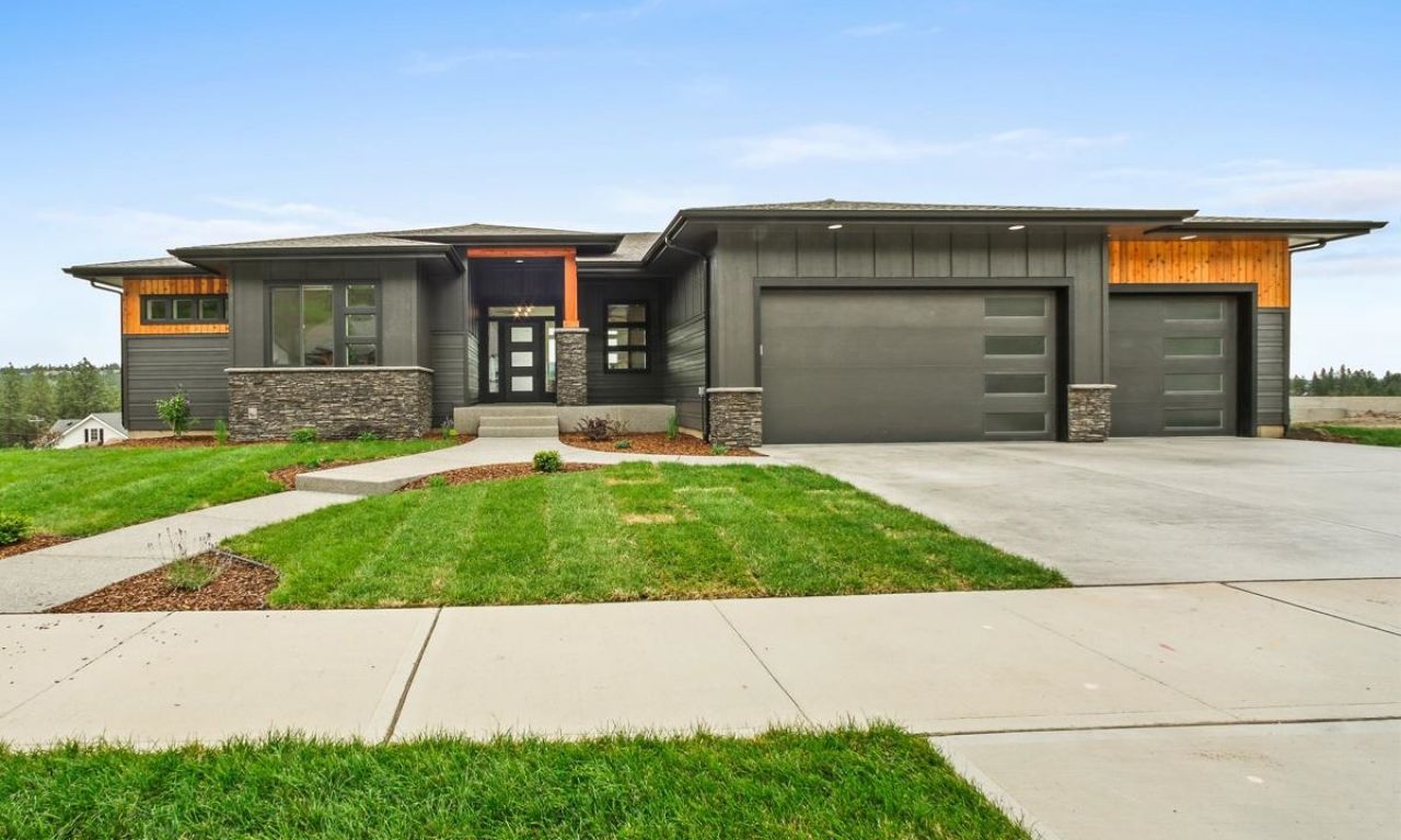 5100 E 38th Ave, Spokane, WA 99223 Main Photo