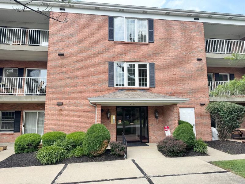 5530 Westwood Northern Boulevard, Cincinnati, OH 45248 Photo 1