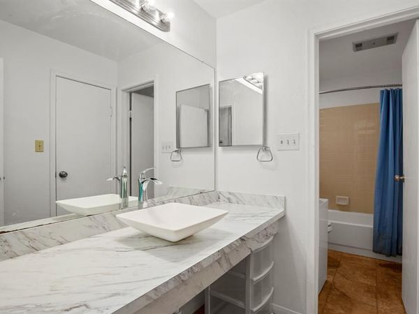 2217 W San Gabriel ST, Unit 304, Austin, TX 78705