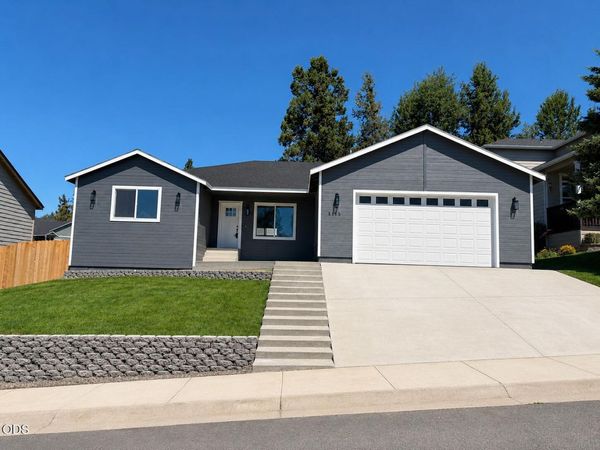 5155 Lyptus Lane, Klamath Falls, OR 97601