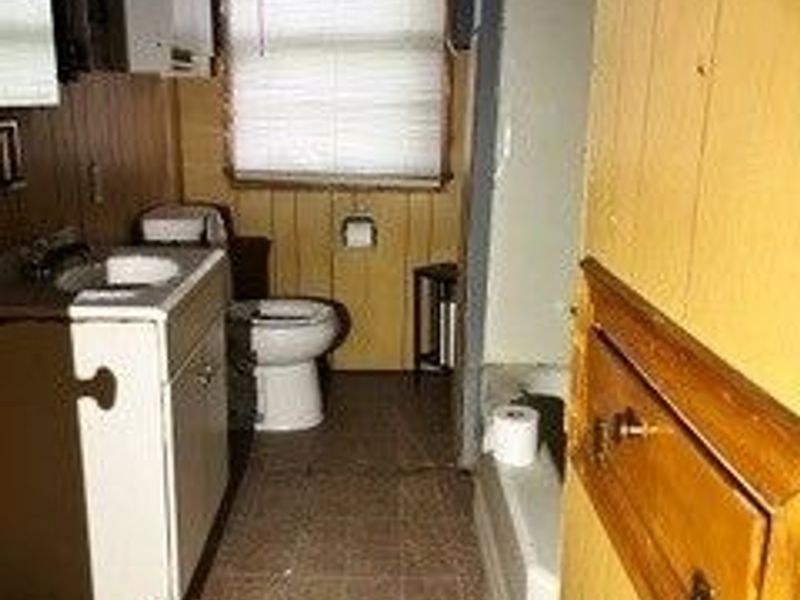 902 Alameda Avenue, Youngstown, OH 44510 Photo 10