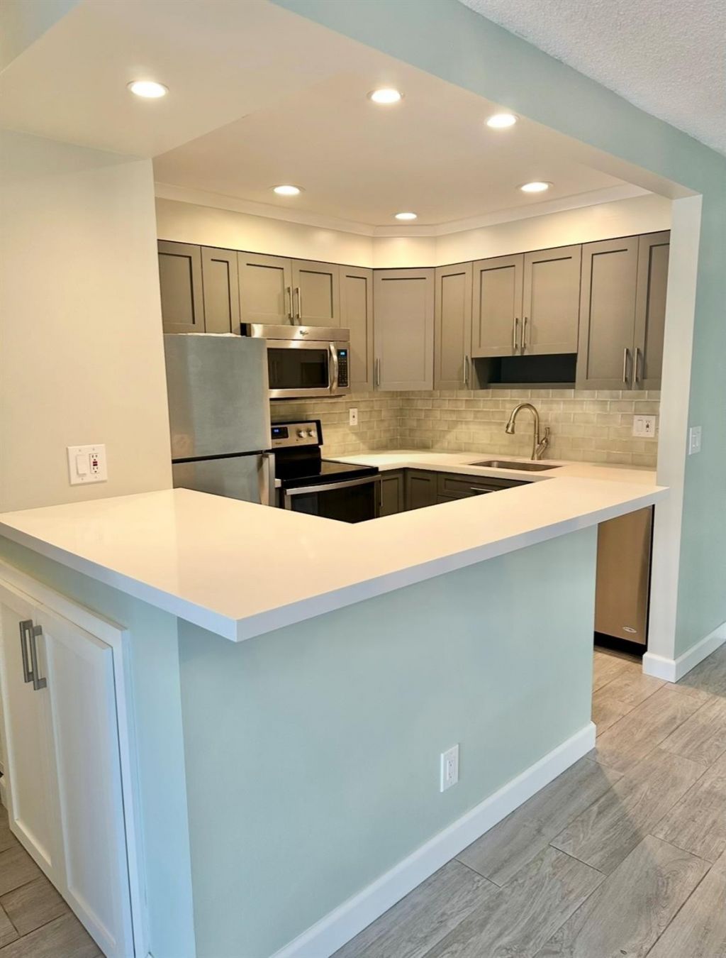 130 Cypress Club Drive, Unit Apt 323, Pompano Beach, FL 33060 Photo