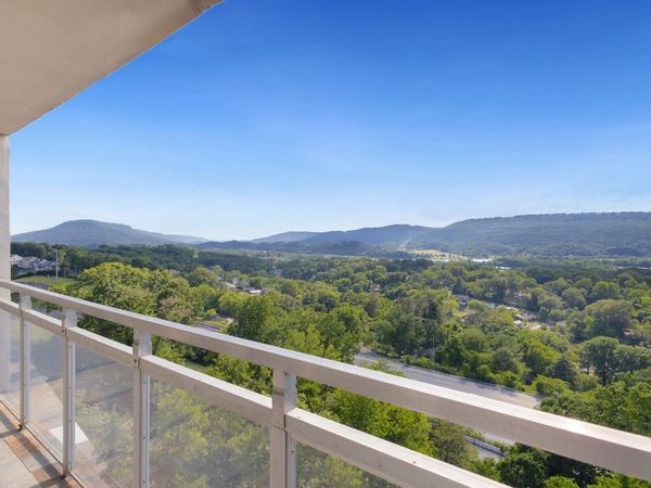 1131 Stringers Ridge Road, Chattanooga, TN 37405