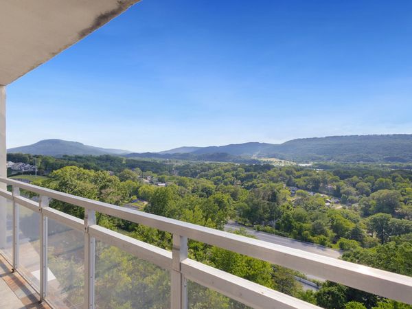 1131 Stringers Ridge Road, Chattanooga, TN 37405