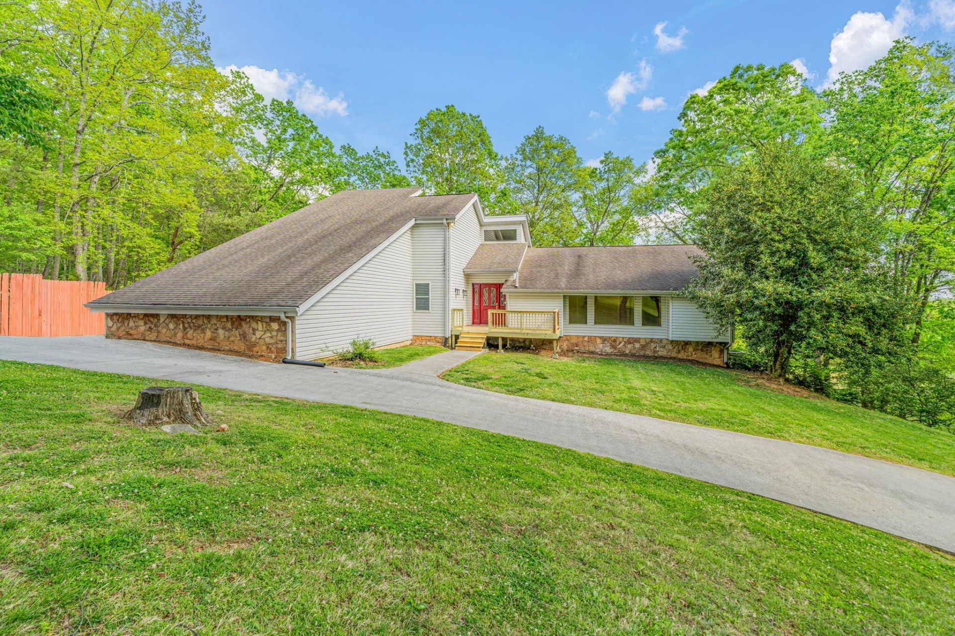 200 Briarcliff Road , Sweetwater, TN 37874 Main Photo