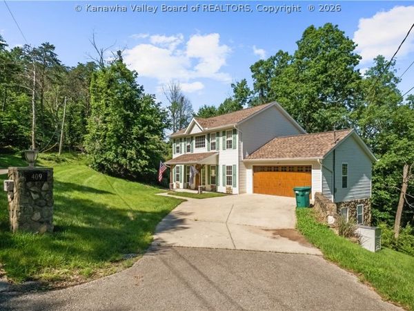 409 Rough Ridge Road, Hurricane, WV 25526