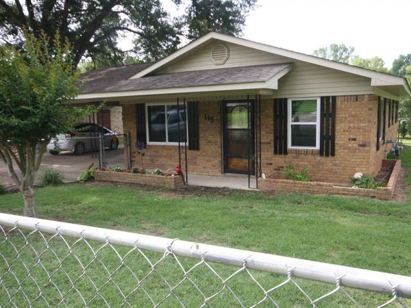 115 W Spring Street, Mineral Sprs., AR 71851