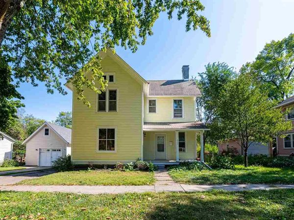 822 Roosevelt St., Iowa City, IA 52245