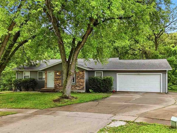1467 Valley View Dr., Coralville, IA 52241