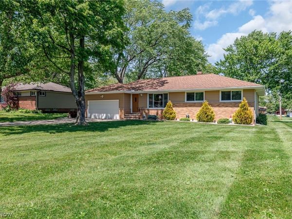 1055 Twilight Drive , Seven Hills, OH 44131
